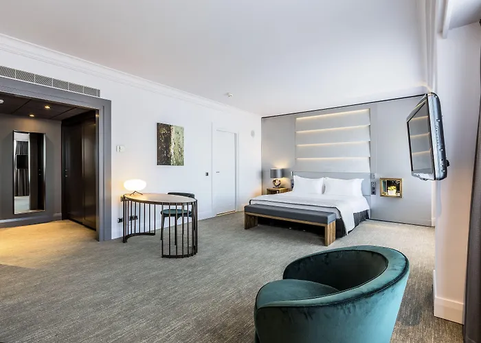 Okura - The Leading Of The World Amsterdam