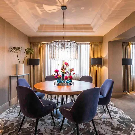 Otel Okura - The Leading Of The World
