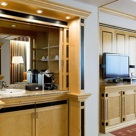 오쿠라 - 리딩 호텔스 오브 월드