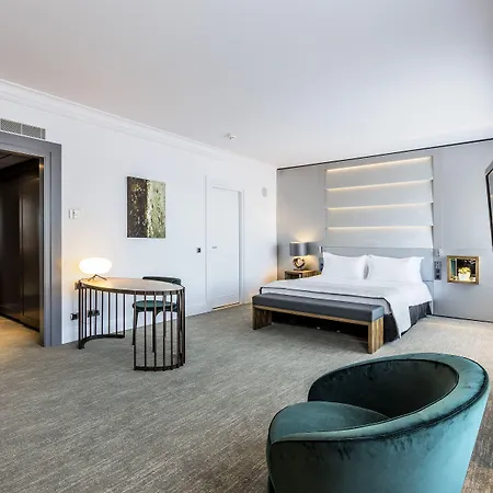 Okura - The Leading Of The World Amsterdam