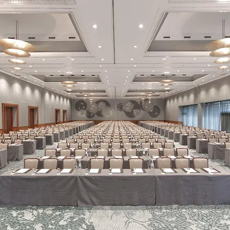 Отель Okura - The Leading Of The World 5*